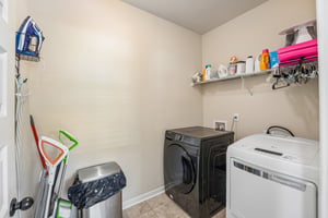 Guildhouse Dr-S1906-030.jpg