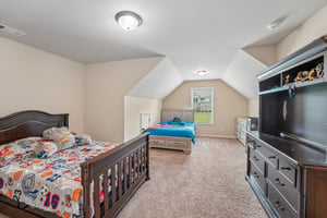 Guildhouse Dr-S1906-036.jpg