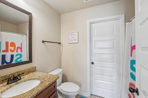Guildhouse Dr-S1906-046.jpg