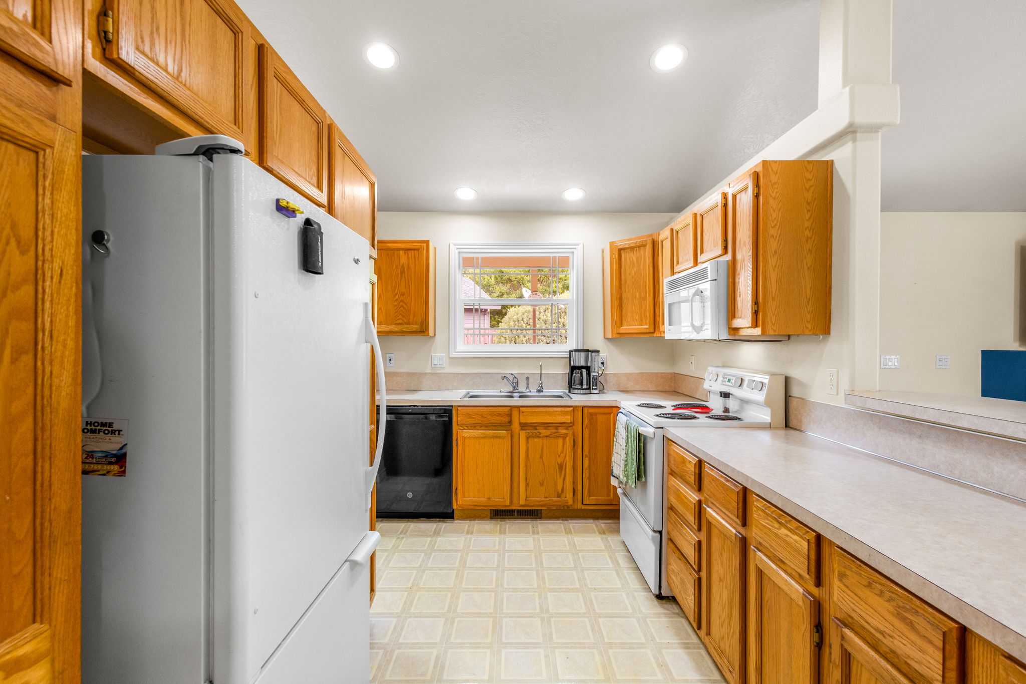 400 Hickory CT12