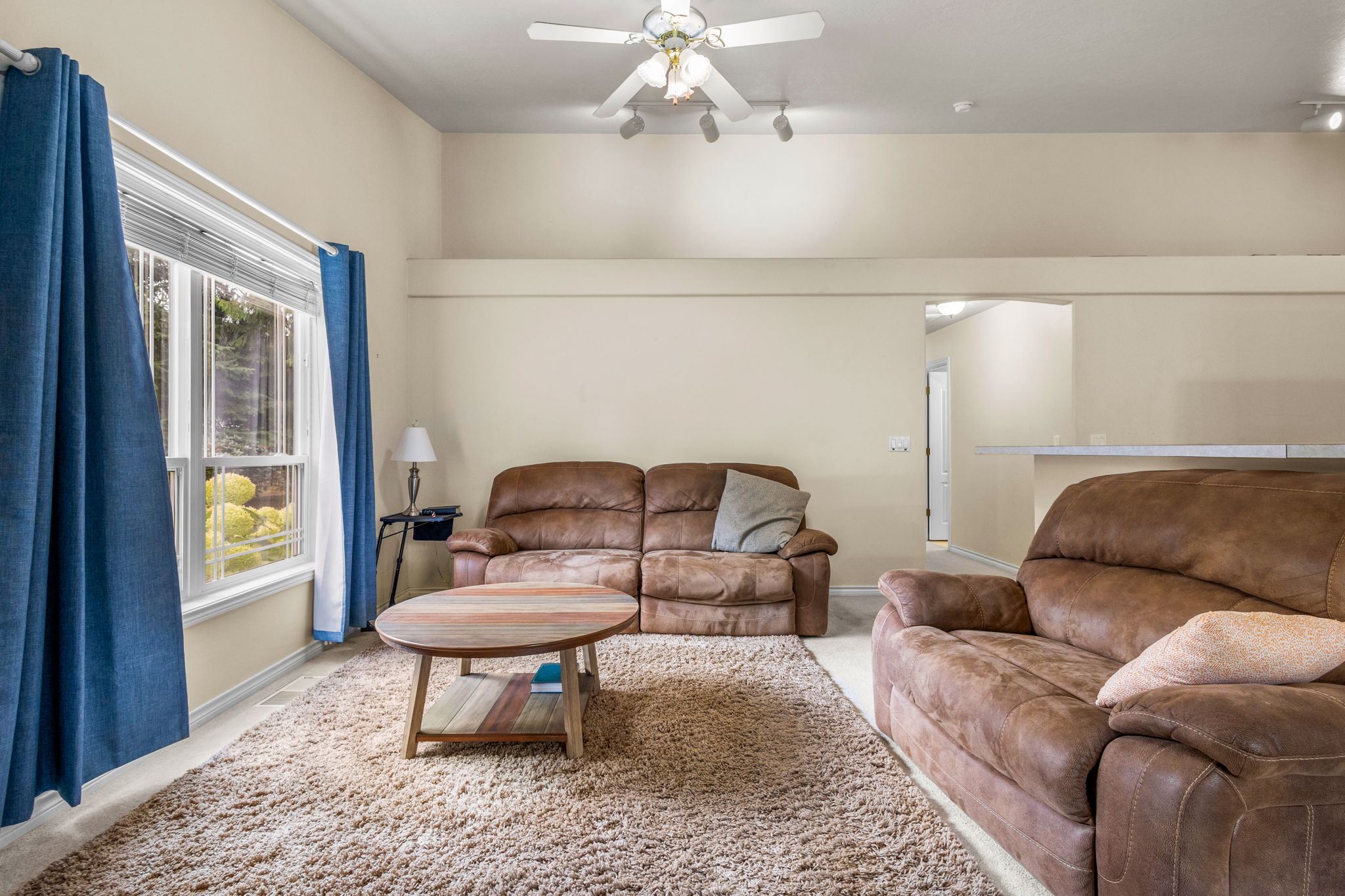 400 Hickory CT16
