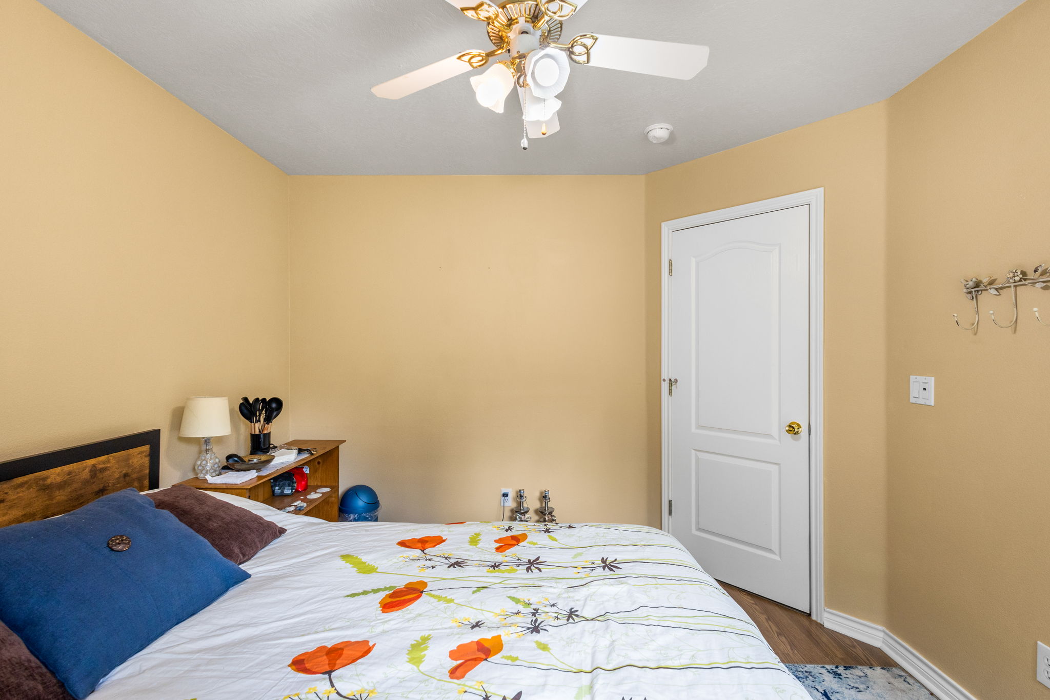 400 Hickory CT21