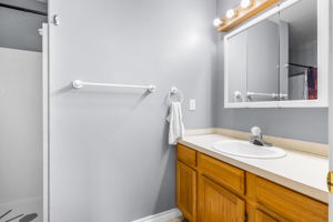 400 Hickory CT25