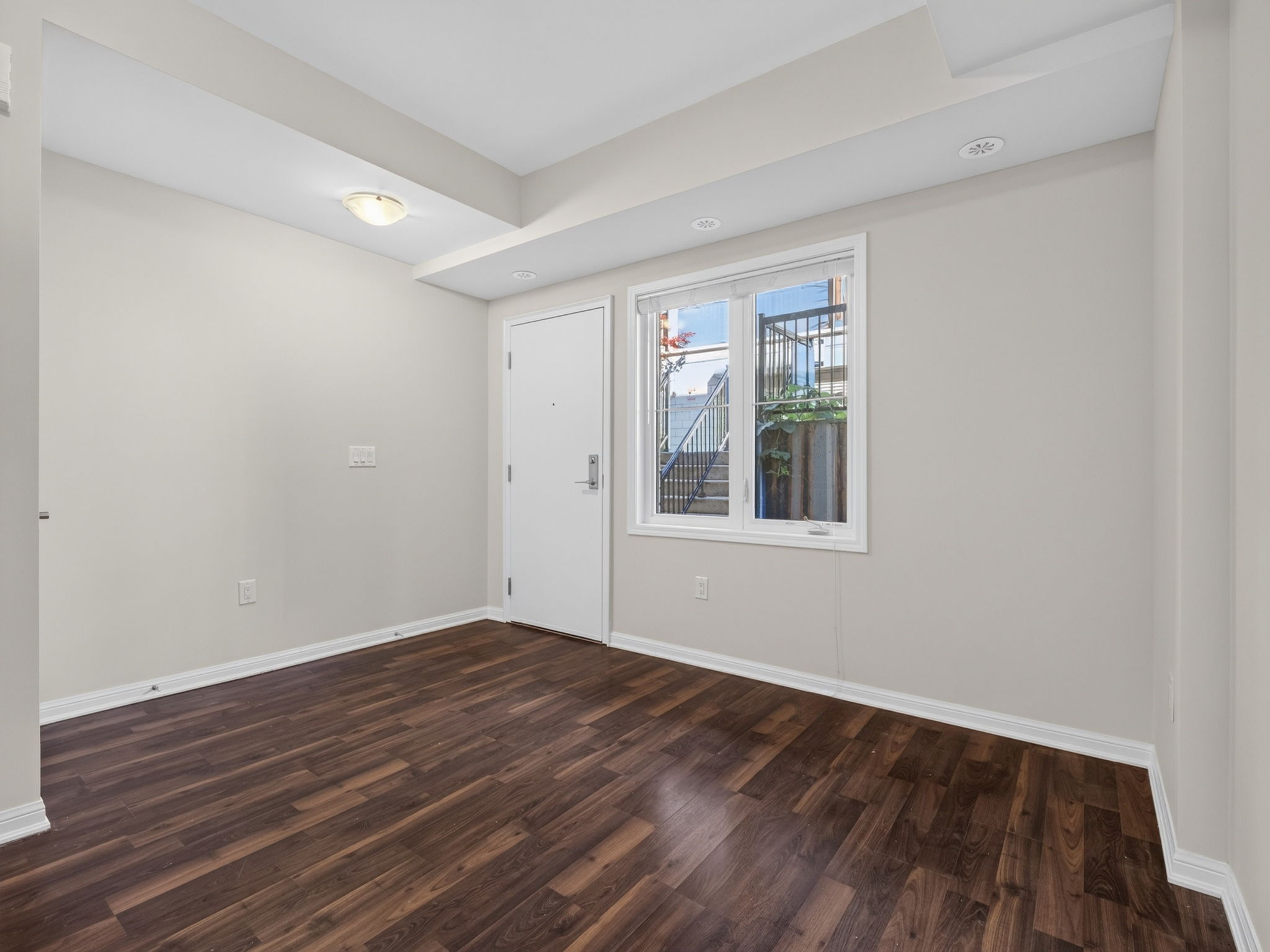 400 Hopewell Ave 108 Toronto, ON M6E 2S2
