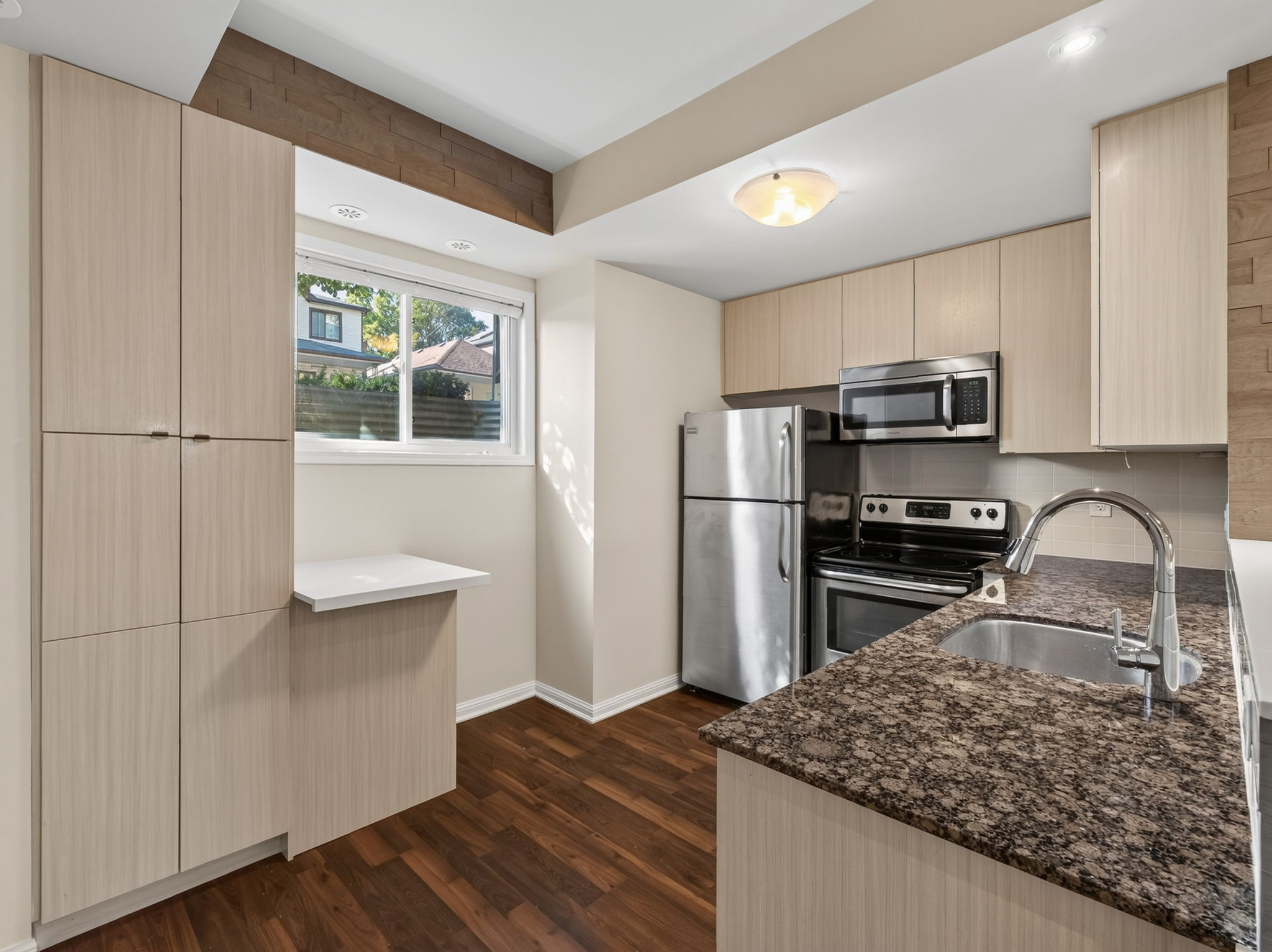 400 Hopewell Ave 108 Toronto, ON M6E 2S2