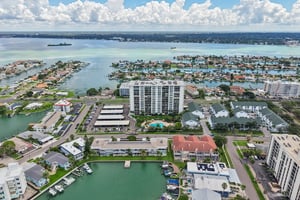 Island Way 509-S1009-039.jpg