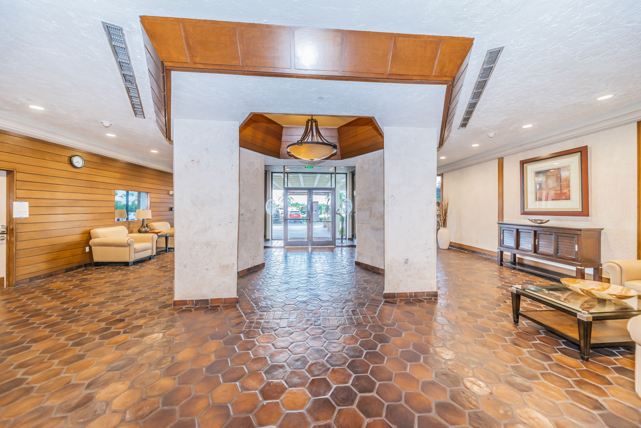 2-Lobby