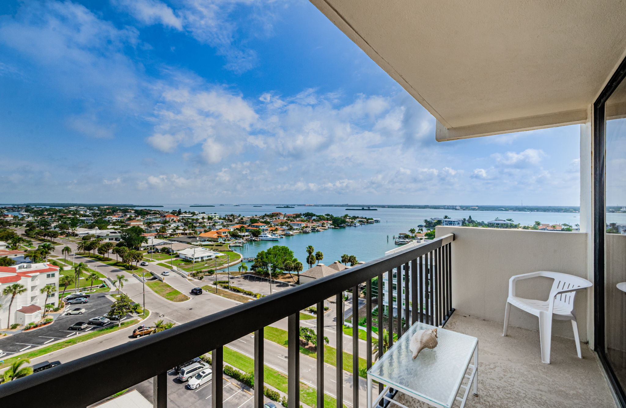 Balcony 1B