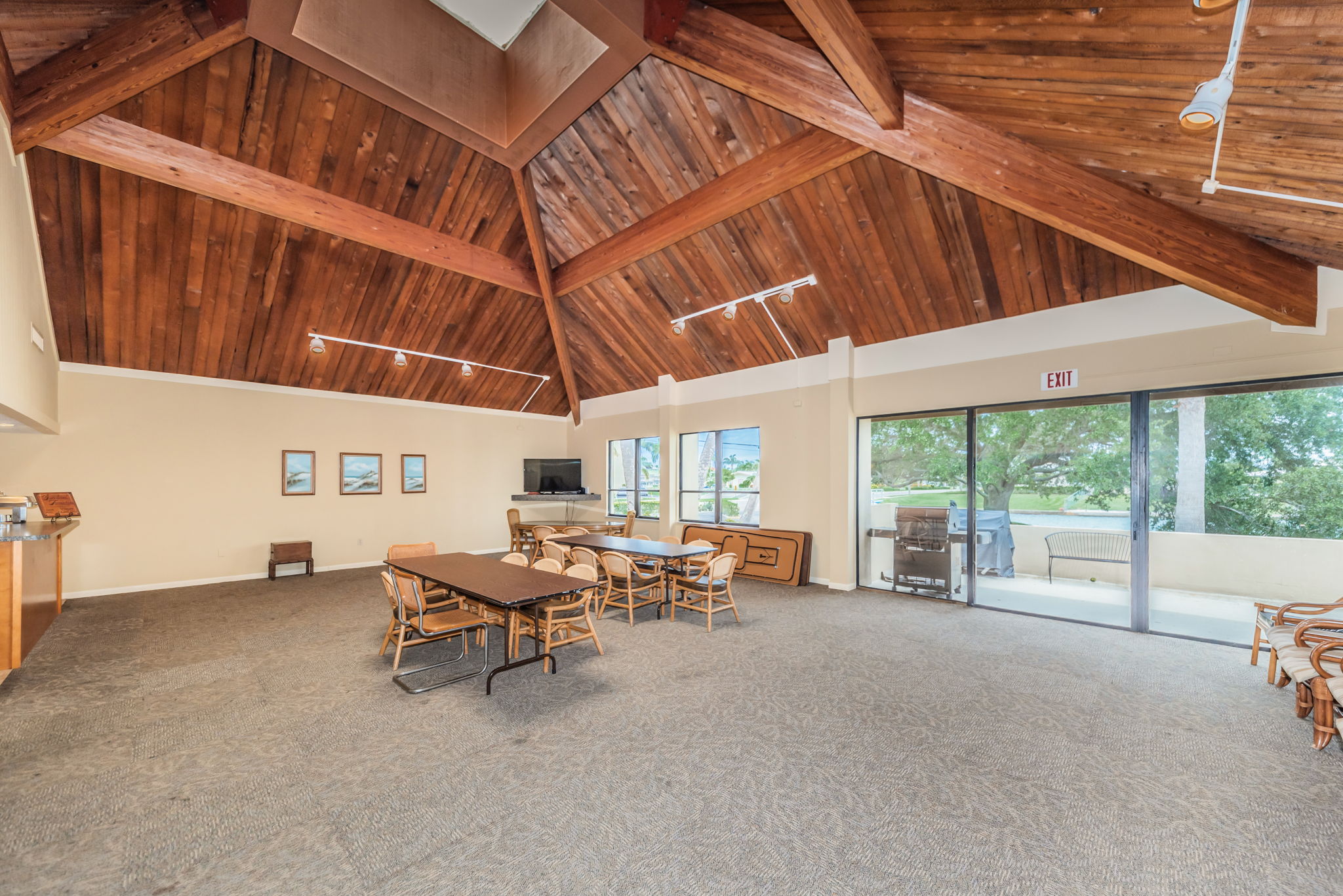 27-Clubhouse