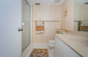 Bathroom 1B