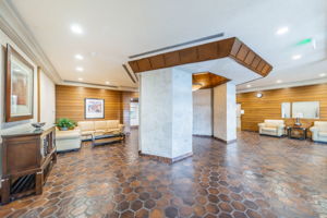 4-Lobby