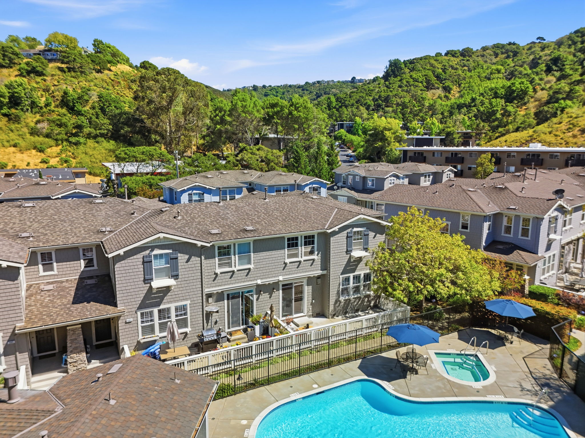 009_F8_AERIAL_400 Live Oak Way apt 401