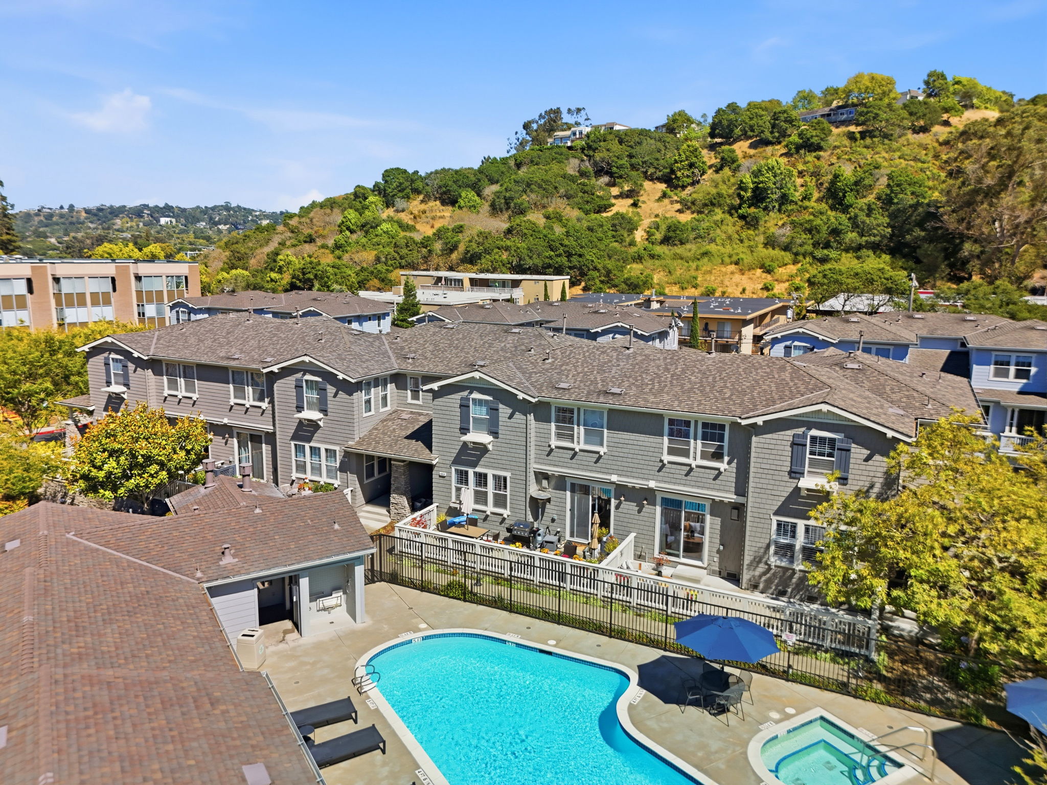 010_F8_AERIAL_400 Live Oak Way apt 401