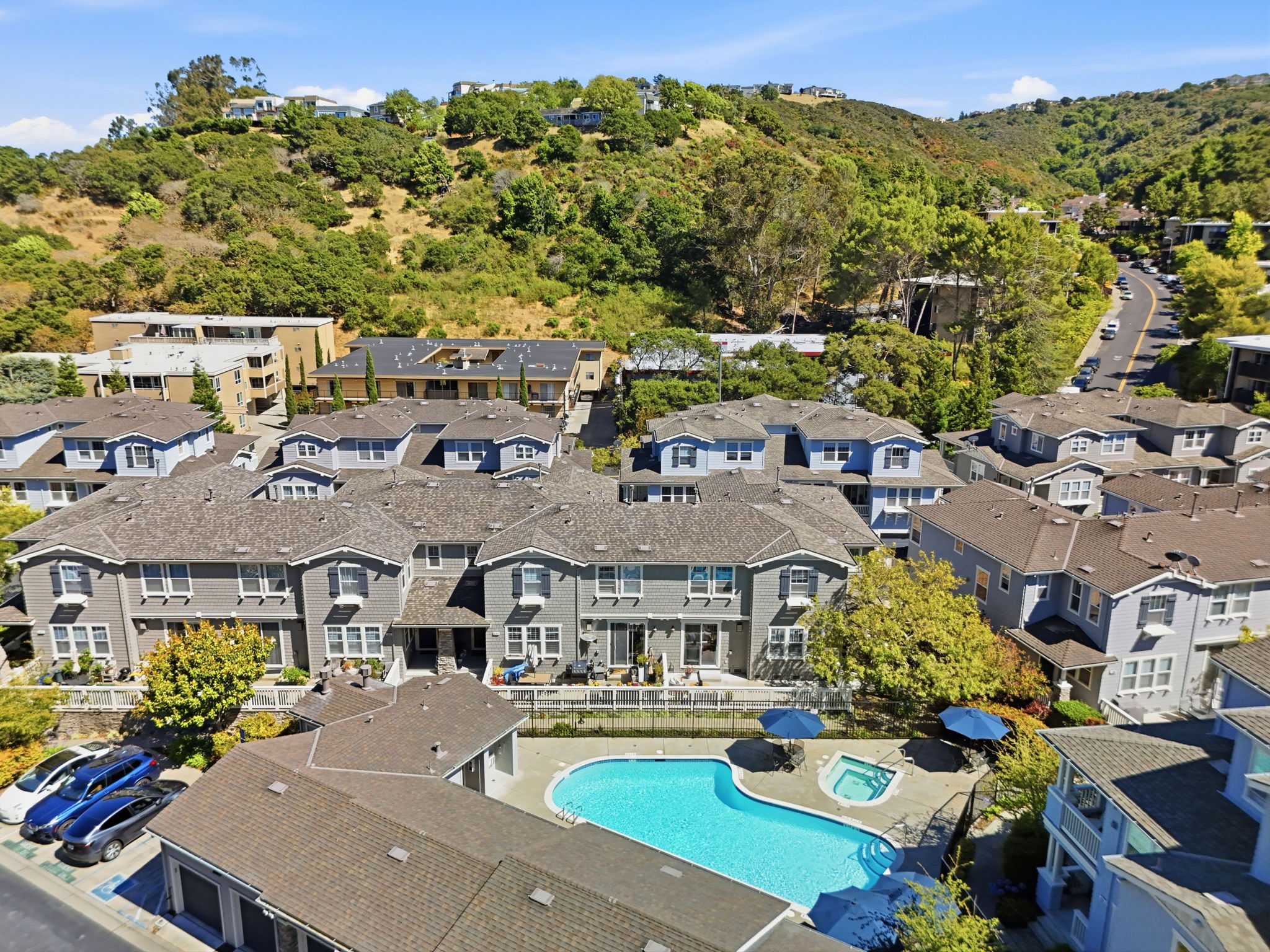 011_F8_AERIAL_400 Live Oak Way apt 401