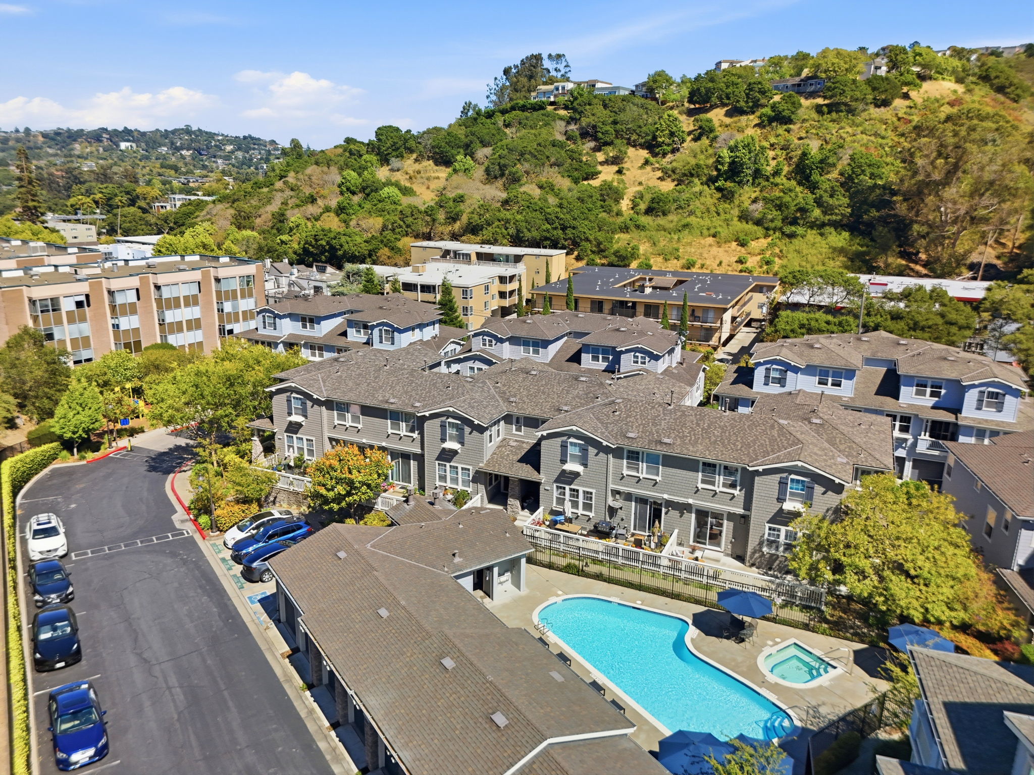 012_F8_AERIAL_400 Live Oak Way apt 401