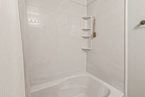  Photo 31