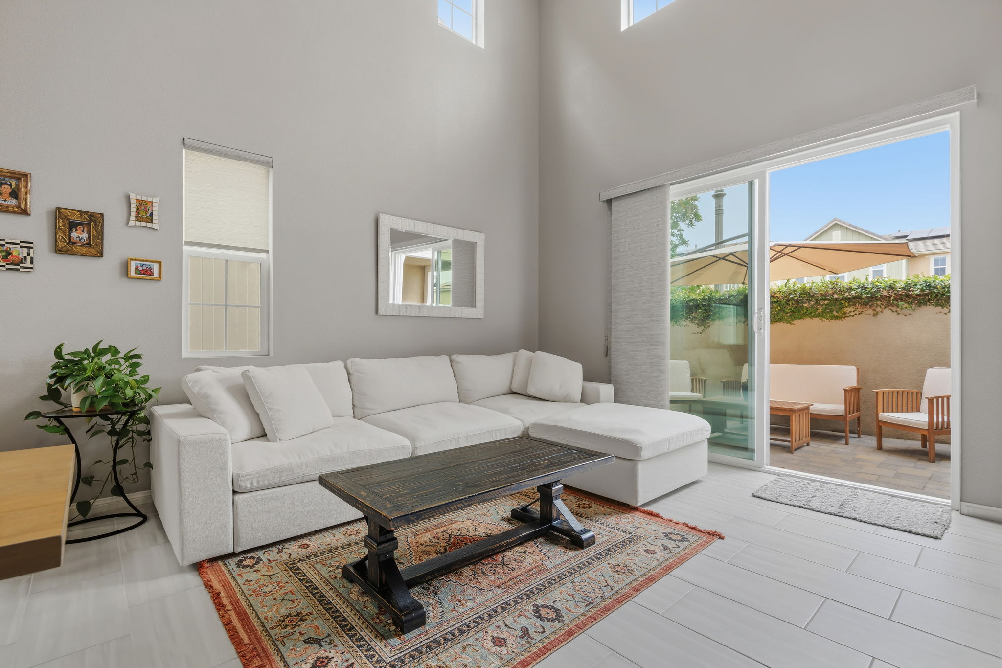 06-Living Room
