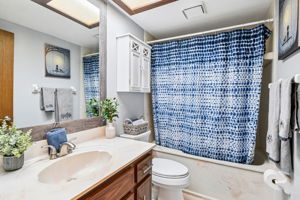 W Washington St-0306-031