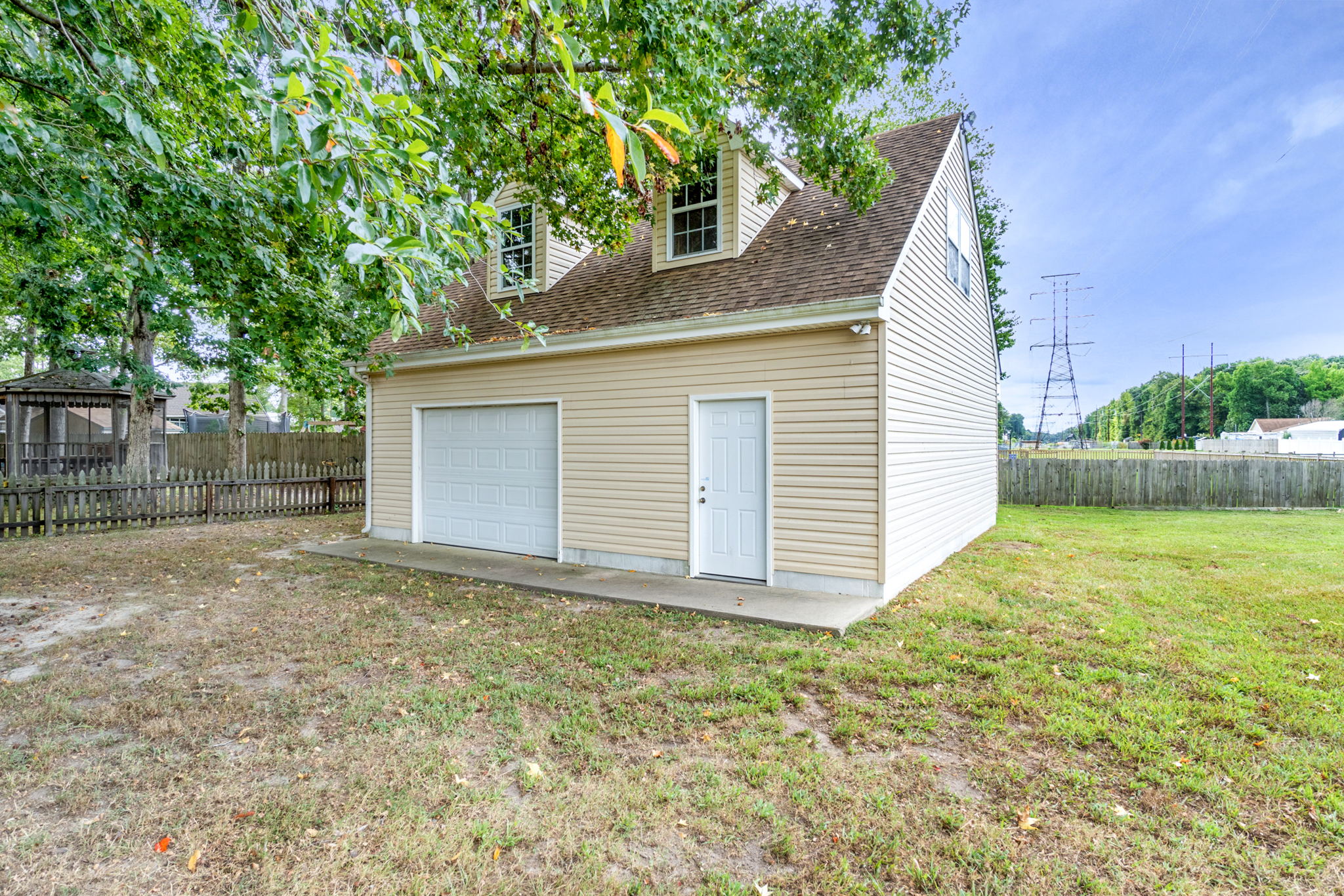 2 story workshop with electricity