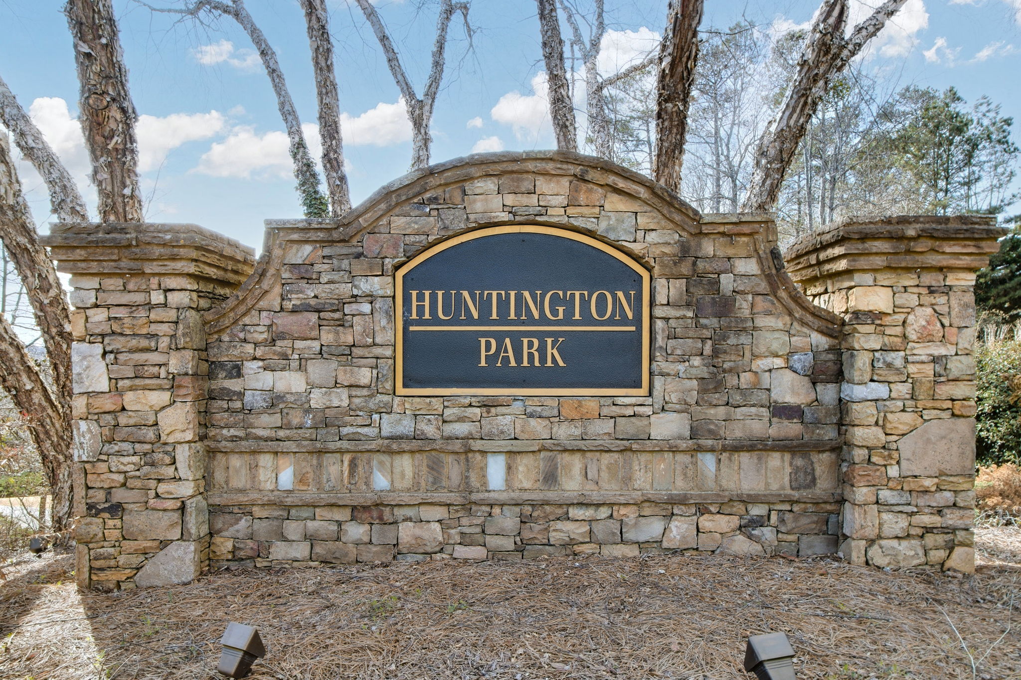 Welcome home to Huntington Park!