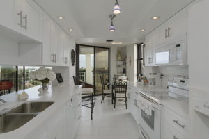 4000 Towerside Terrace, Miami, FL 33138, USA Photo 10