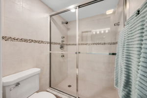 Master Shower Equipped w/ Body Jets