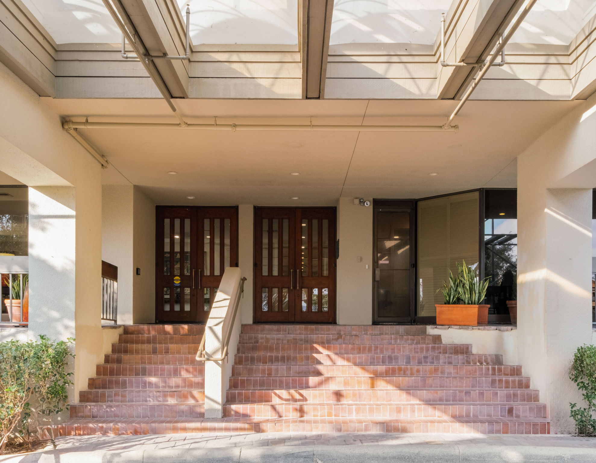 The grand entrance of 4001 N. New Braunfels