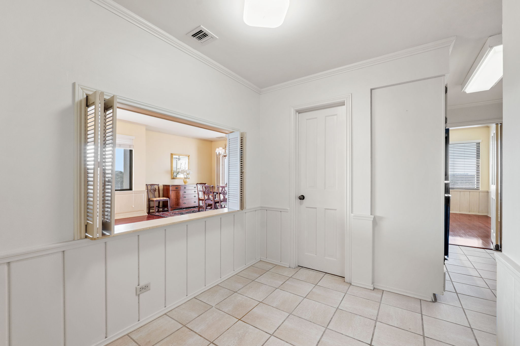 Breakfast Nook with walk-in pantry