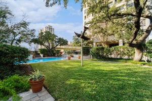 The beautiful grounds of 4001 N. New Braunfels