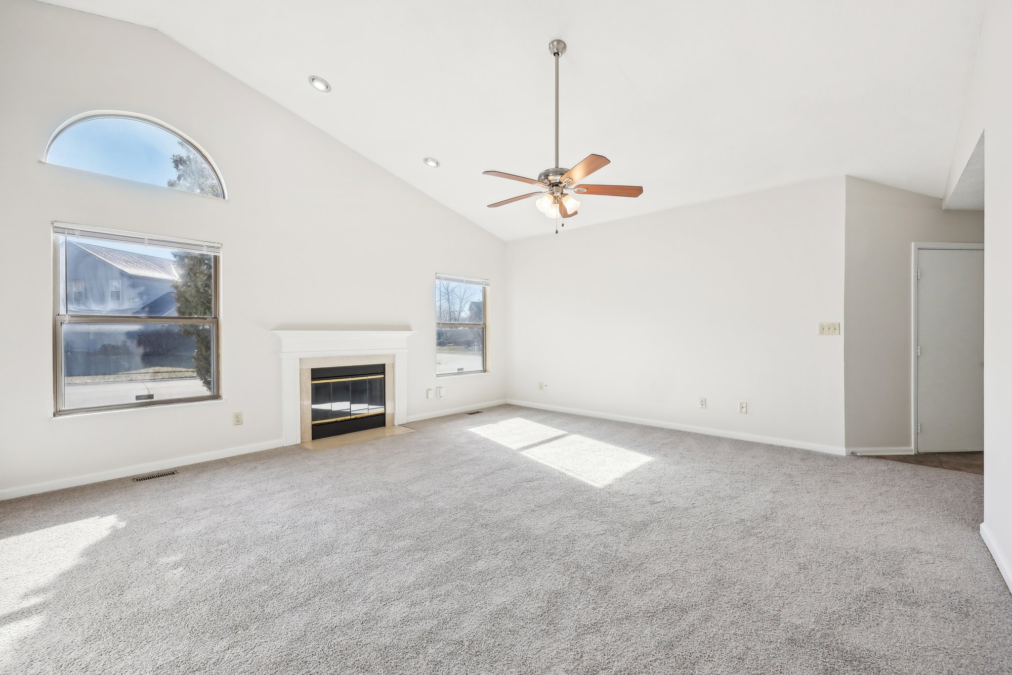 Colchester Dr-007.jpg