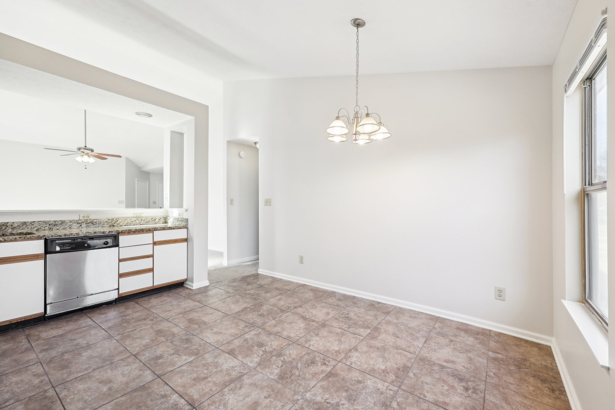 Colchester Dr-010.jpg