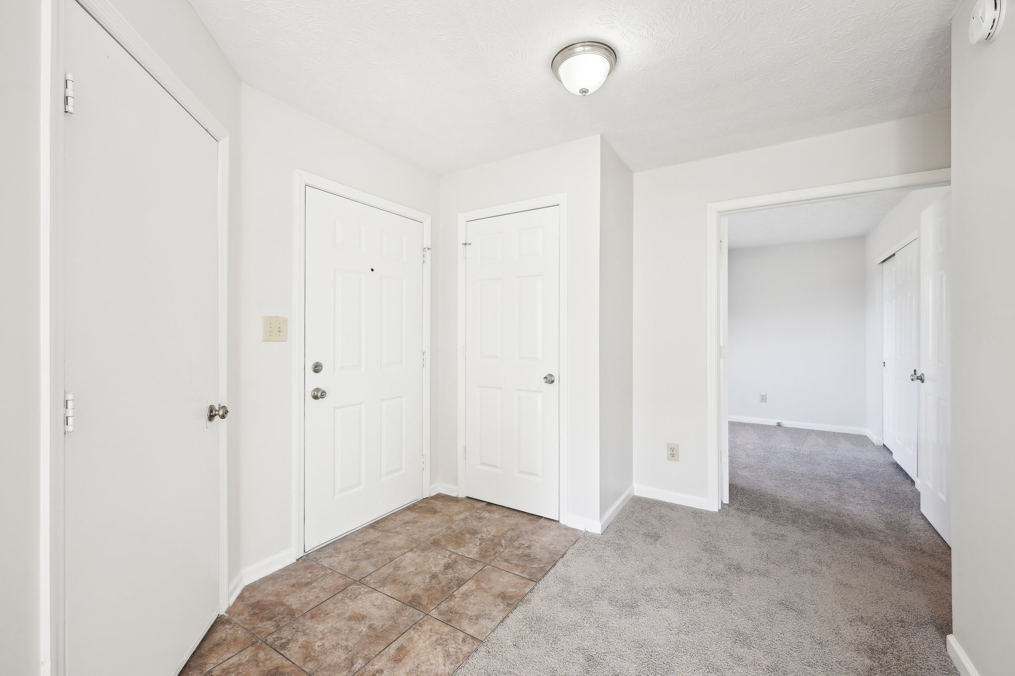 Colchester Dr-016.jpg