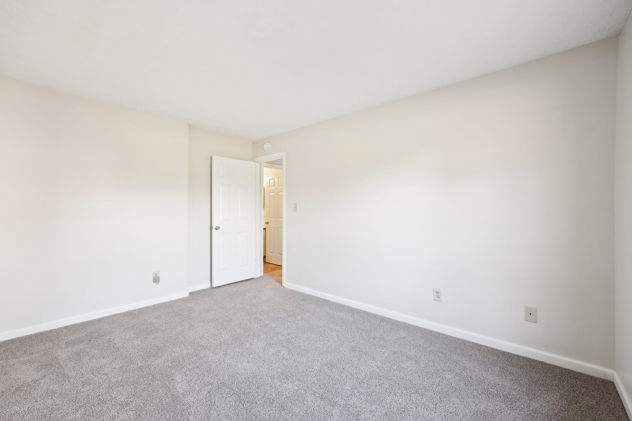 Colchester Dr-018.jpg