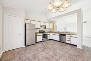 Colchester Dr-011.jpg