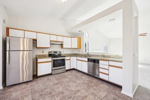 Colchester Dr-012.jpg