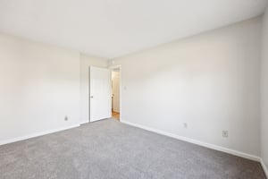 Colchester Dr-018.jpg