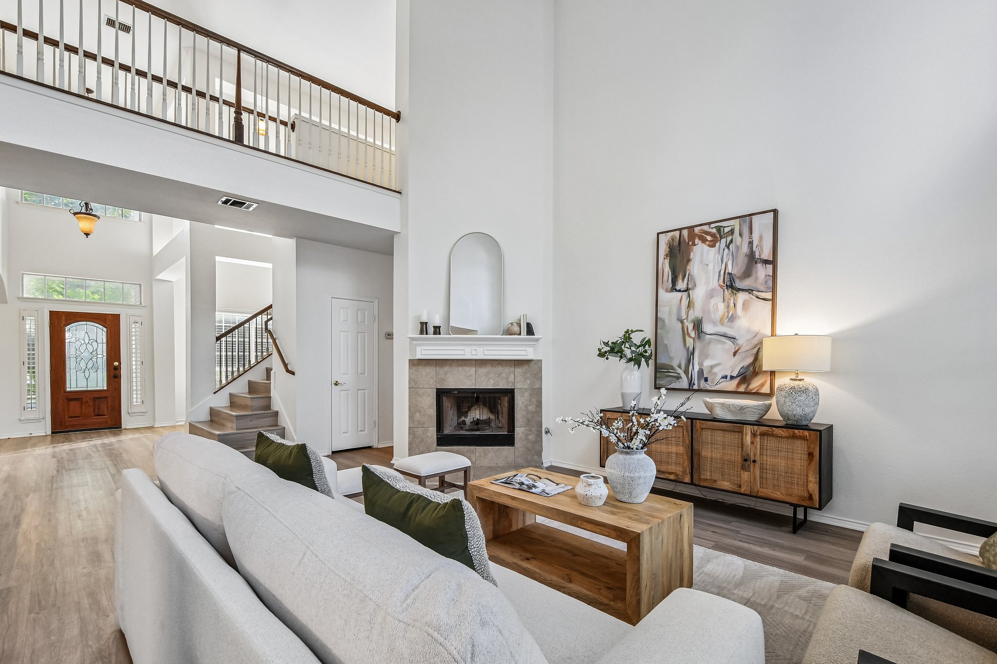 Lord Byron Cir-S1906-005.jpg