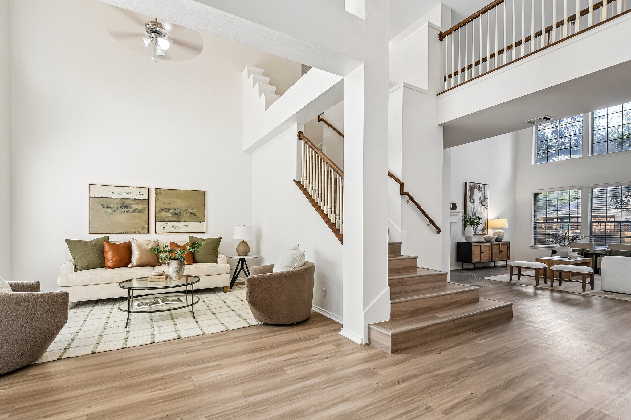 Lord Byron Cir-S1906-007.jpg