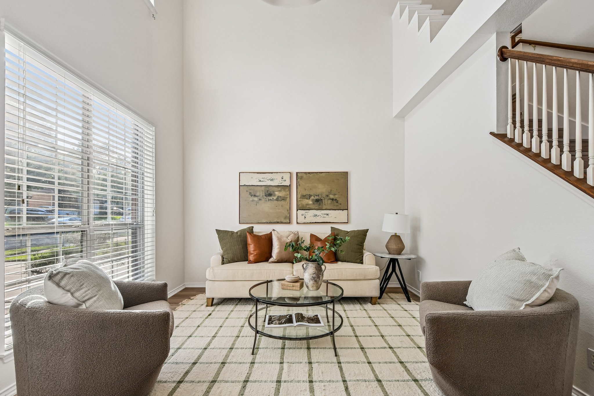 Lord Byron Cir-S1906-009.jpg