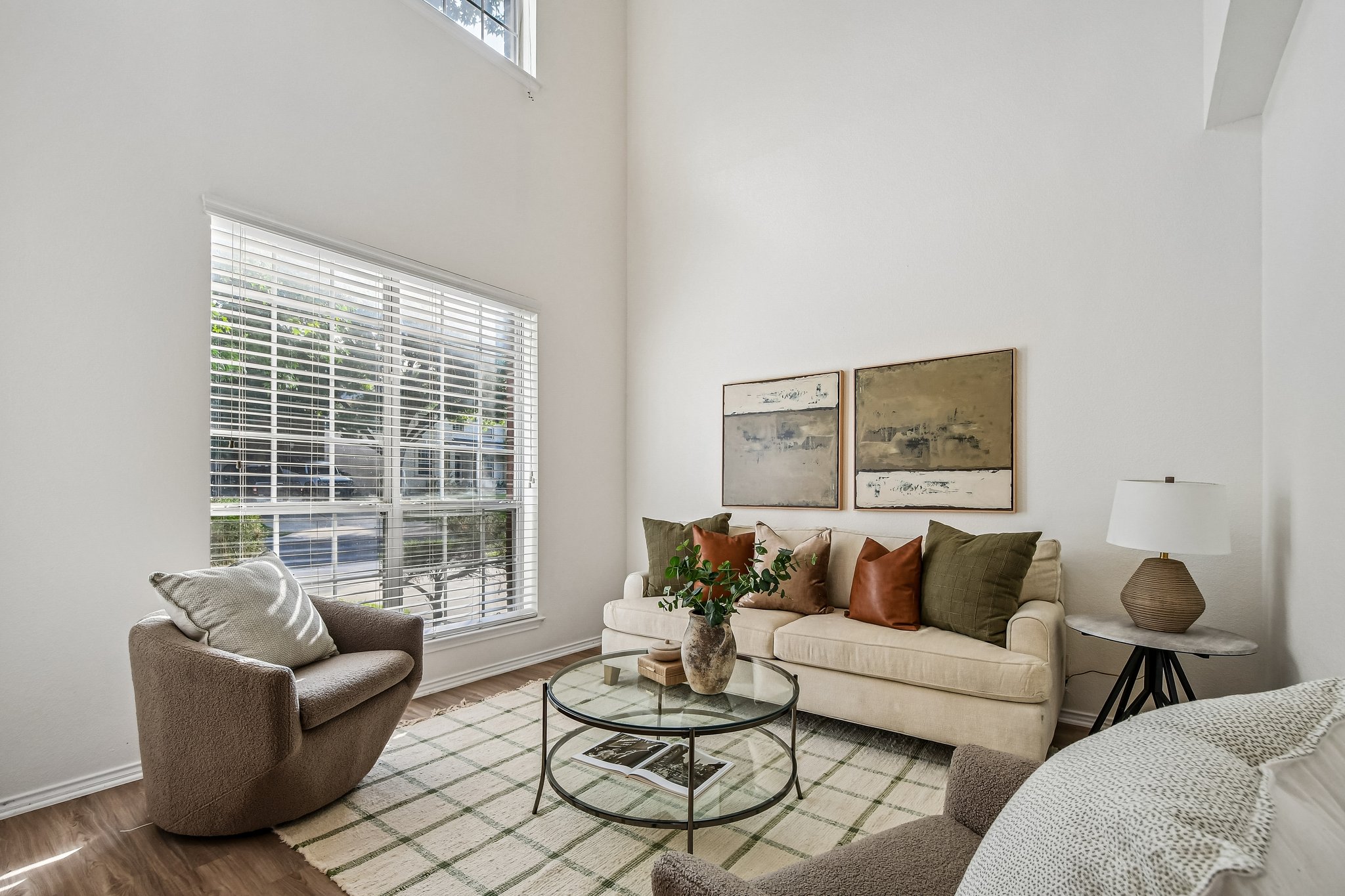 Lord Byron Cir-S1906-010.jpg