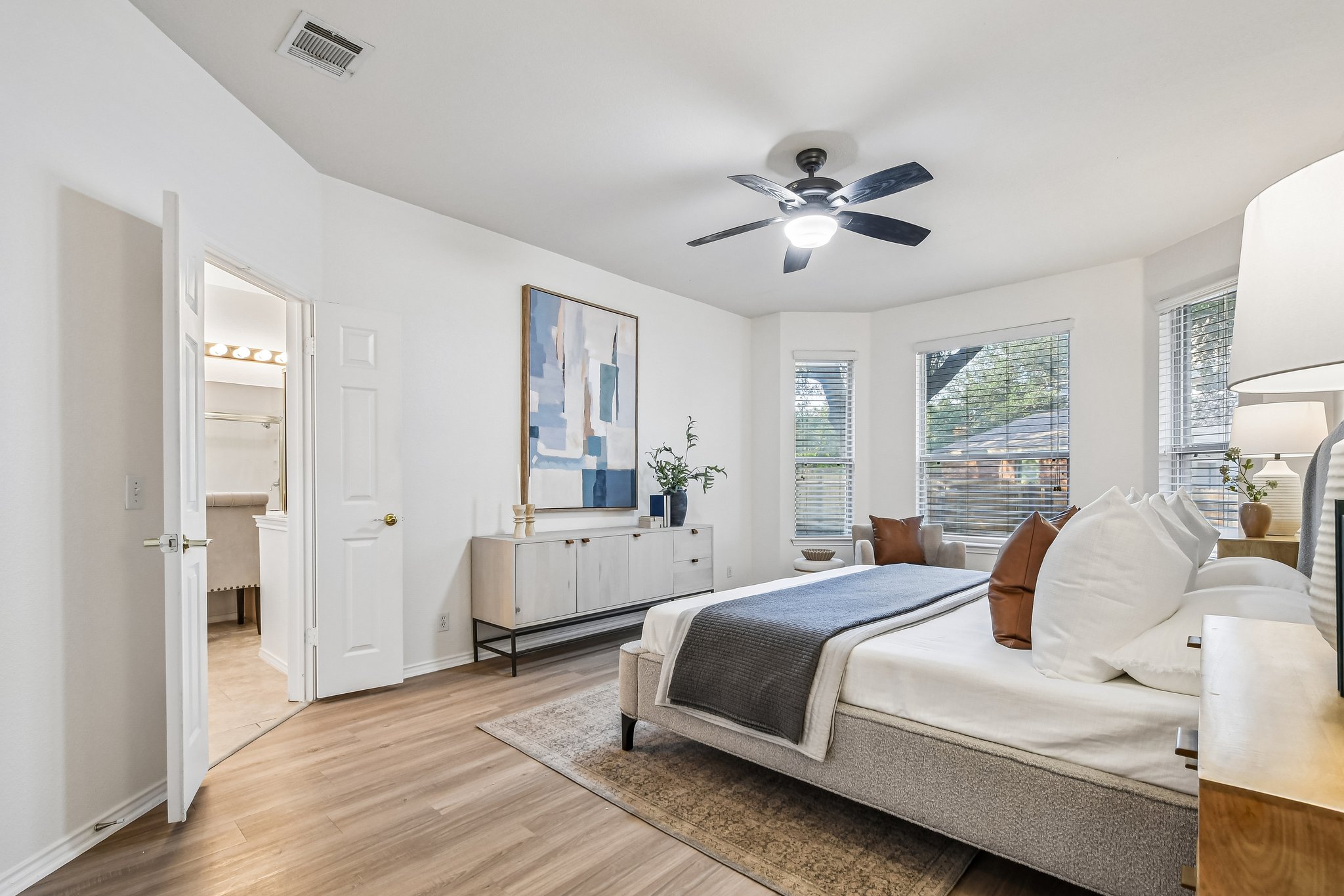 Lord Byron Cir-S1906-030.jpg