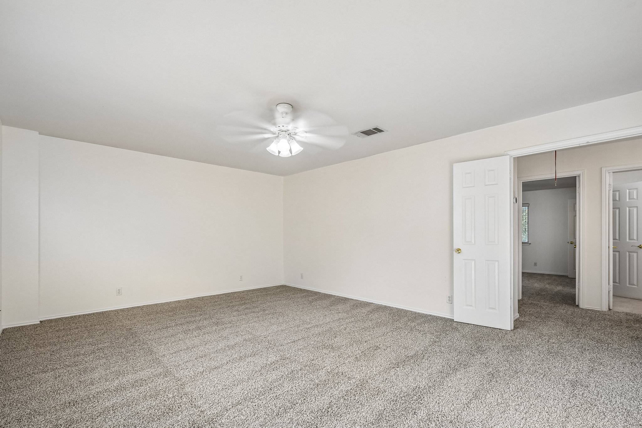 Lord Byron Cir-S1906-042.jpg
