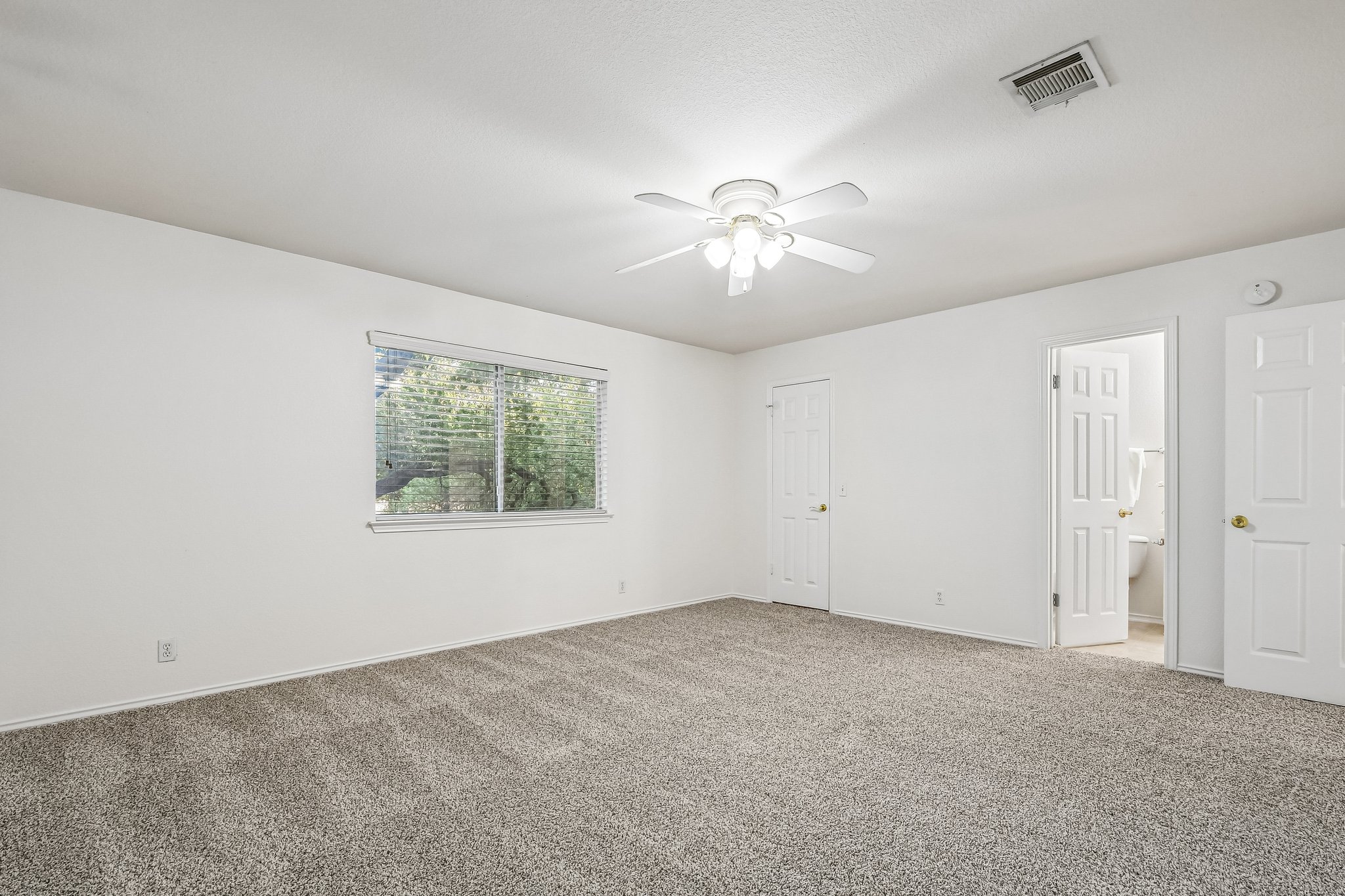 Lord Byron Cir-S1906-046.jpg