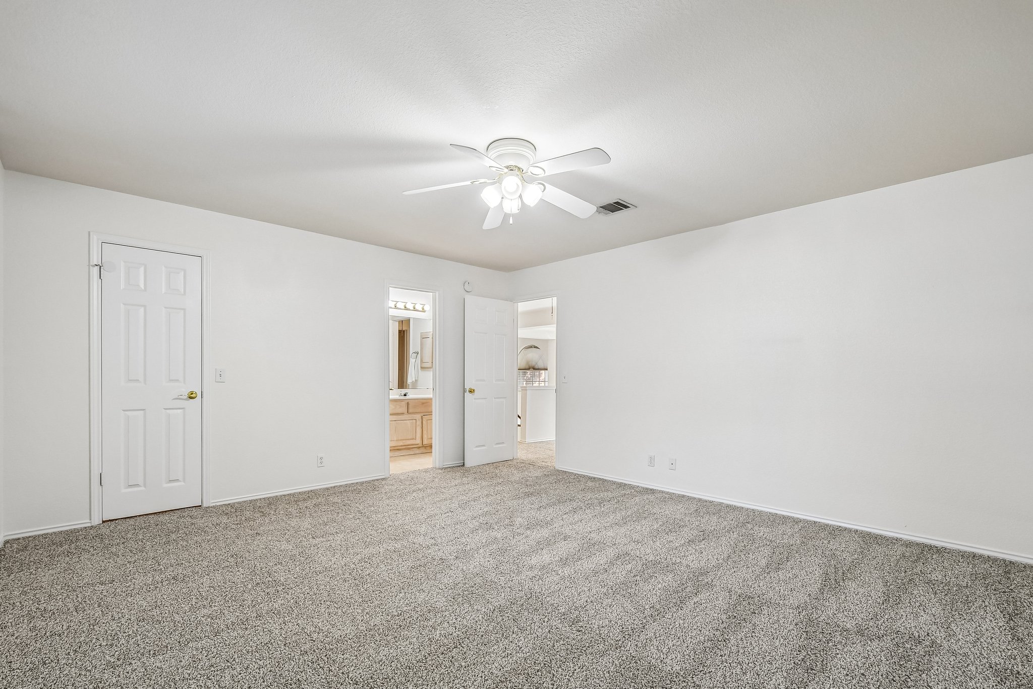 Lord Byron Cir-S1906-047.jpg