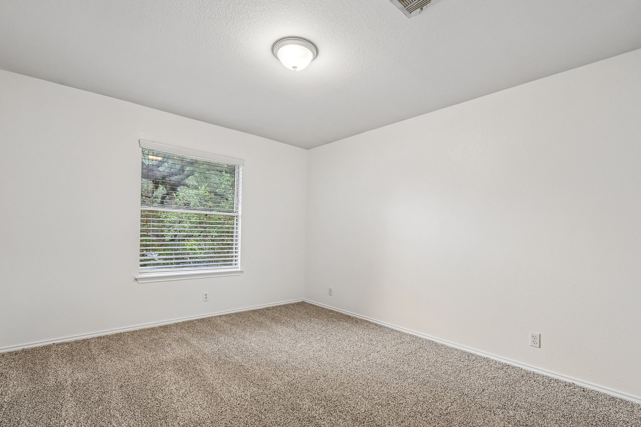 Lord Byron Cir-S1906-053.jpg