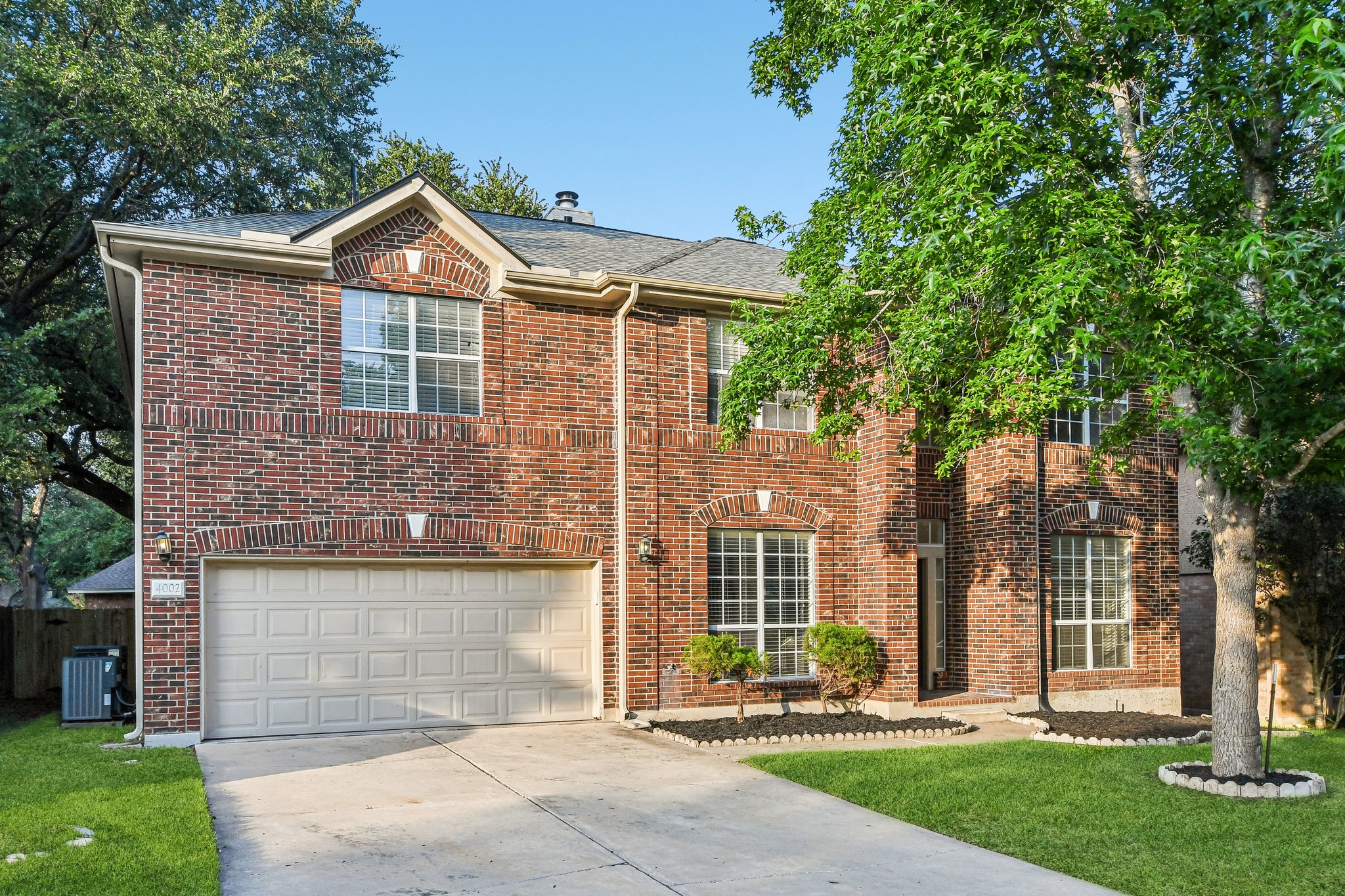 Lord Byron Cir-S1906-061.jpg