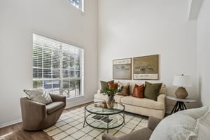 Lord Byron Cir-S1906-010.jpg
