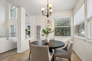 Lord Byron Cir-S1906-022.jpg