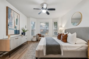 Lord Byron Cir-S1906-034.jpg