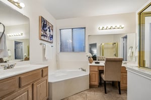 Lord Byron Cir-S1906-035.jpg